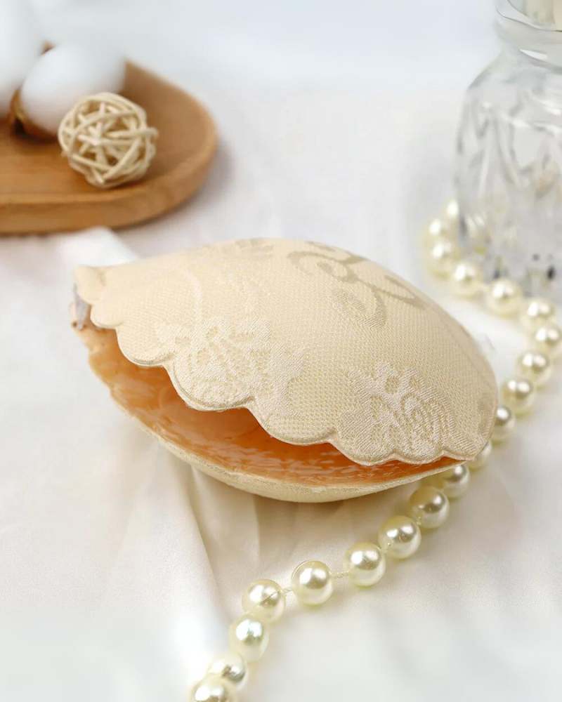 חזיית סיליקון נדבקת עם תחרה