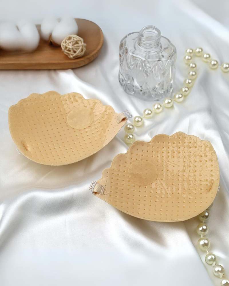 חזיית סיליקון נדבקת עם תחרה